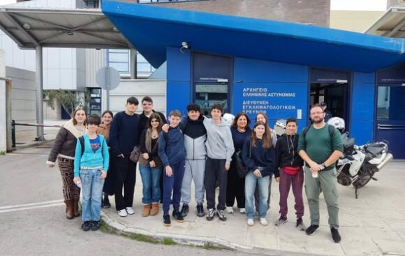 Ο Όμιλος Θετικών Επιστημών στη Διεύθυνση Εγκληματολογικών Ερευνών