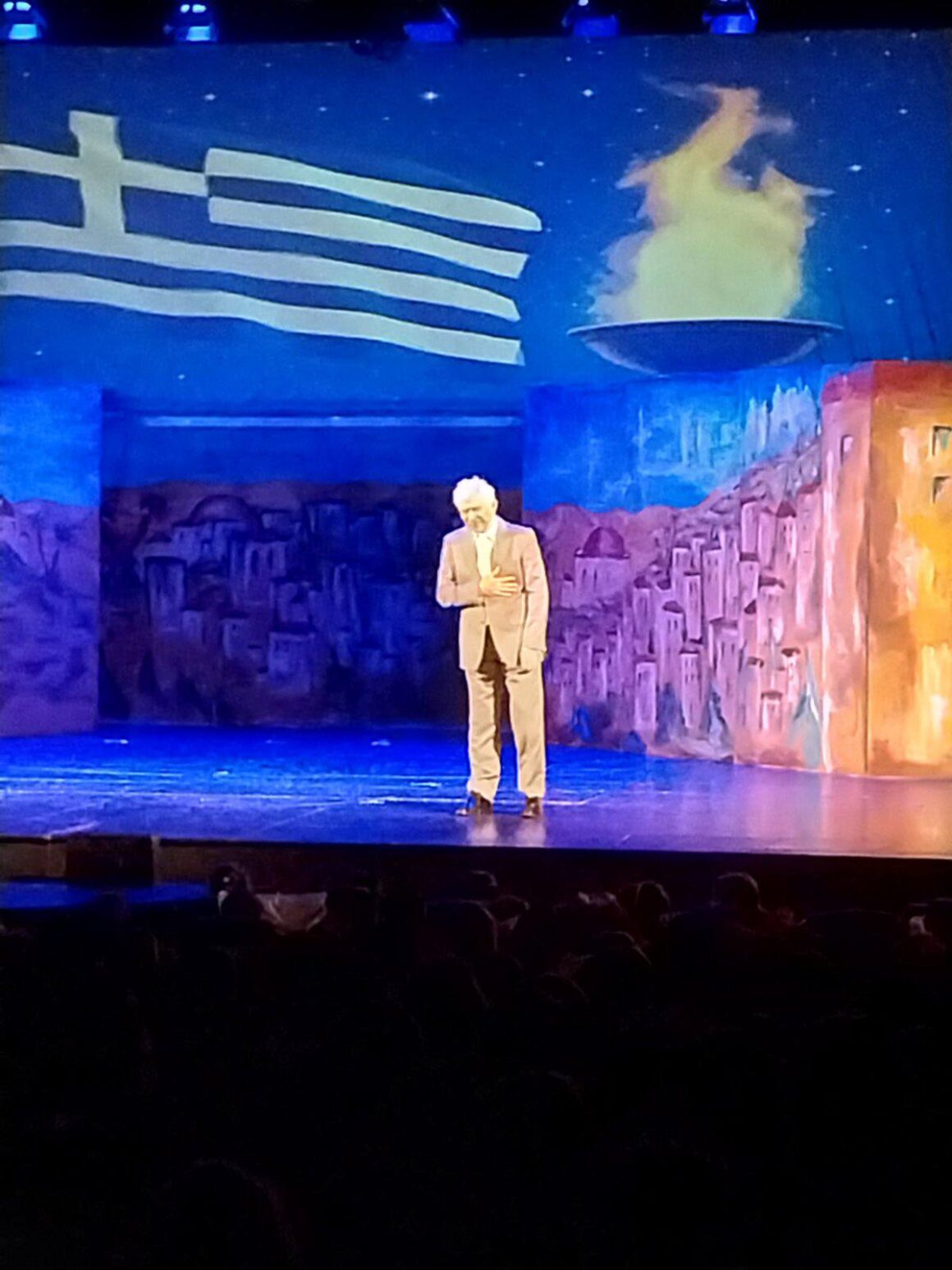 Η Α και η Β τάξη στο θέατρο Ακροπόλ