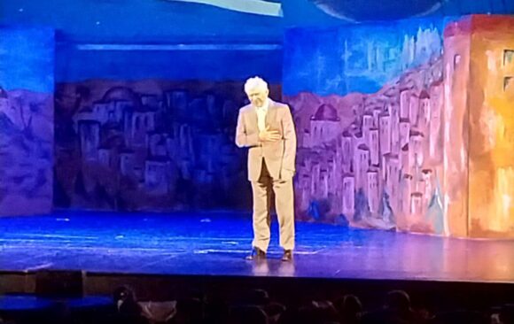 Η Α και η Β τάξη στο θέατρο Ακροπόλ