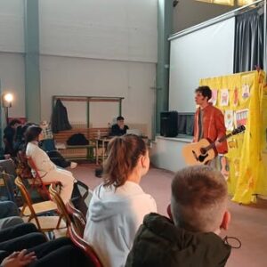 Κρατάς μυστικό; Μια θεατρική παράσταση για την κακοποίηση