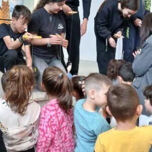 Παραστάσεις κούκλας- μαριονέτας: Το 1ο Νηπιαγωγείο Λαυρίου στο σχολείο μας